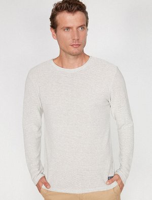 пуловер серый