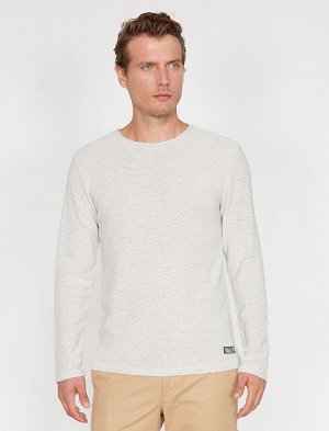 пуловер серый