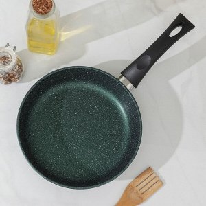 Сковорода «Каменная», d=22 см, антипригарное покрытие, пластиковая ручка, цвет зелёный