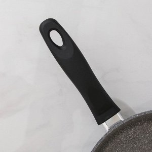 Сковорода Доляна «Марбл», d=26 см, пластиковая ручка, антипригарное покрытие, цвет серый