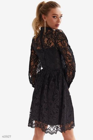 Черное платье из гипюра