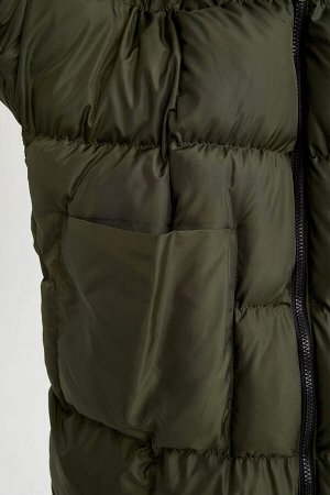 Обычный крой с капюшоном и карманом Зимнее пуховое пальто