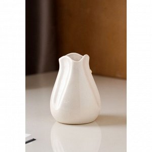 Ваза керамическая "Тюльпан", настольная, белая, цветная лепка, 13 см, авторская работа