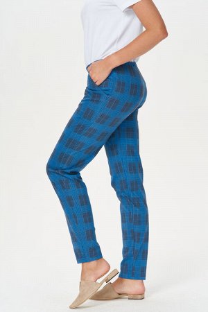 Брюки Цвет: голубой
Зауженные брюки с карманами из хлопкового трикотажного полотна. Пояс с эластичной лентой внутри. Рост модели 175.
Состав: 100% хлопок