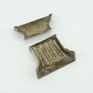 Капитель из бронзы литье 39*28*13мм, 39*14*13мм.