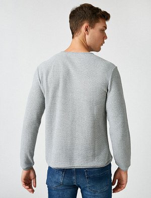 Пуловер серый