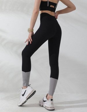 Женские спортивные леггинсы с широкой резинкой присобранные в нижней части, контрастные вставка, цвет черный/серый