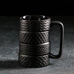 Кружка керамическая «Шины», 460 мл, цвет чёрный
