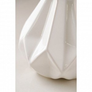 Ваза керамическая "Оригами", настольная, геометрия, глянец, белая, 15 см