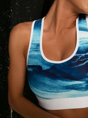 Топ Paints Спортивный топ для фитнеса, кардио или йоги.
Анатомический крой и плотная резинка обеспечивают отличную поддержку.
Эластичная ткань отводит излишки влаги от кожи.
Быстросохнущие съемные чаш