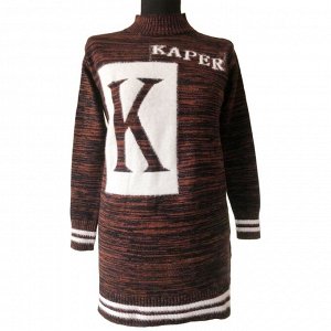 Размер единый 42-46. Удлиненный свитер Bizarre шоколадного цвета c контрастными нитями и нашивкой.