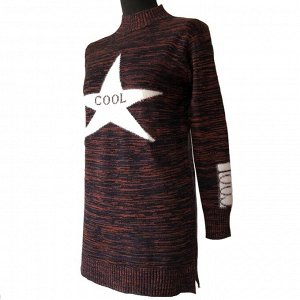 Размер единый 42-46. Теплый женский свитер-туника Star_Dust цвета красное дерево с нашивкой "звезда".