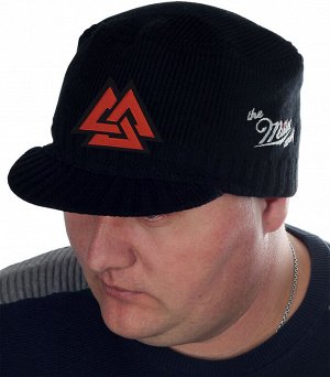 Модная мужская шапка Miller Way с древнескандинавским символом «Валькнут» - плотное волокно отлично согревает, а козырек защищает лицо и глаза от ветра и осадков. ОСТАТКИ СЛАДКИ!!!!