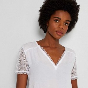 Легкая блузка с кружевом - белый