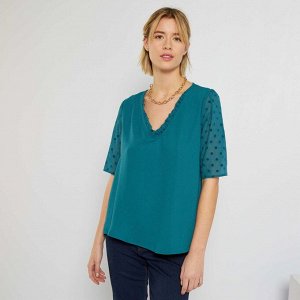 Блузка с оборками на горловине - глубокий зеленый