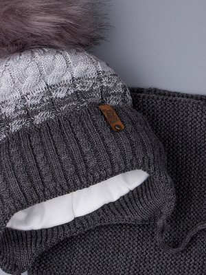Шапка вязаная для мальчика с помпоном на завязках, двухцветная, нашивка снеговик + снуд, серый