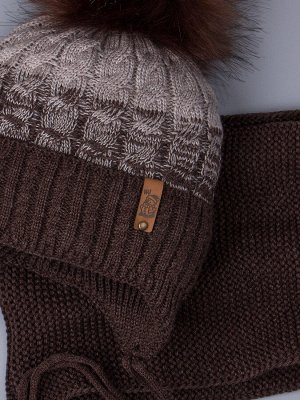 Шапка вязаная для мальчика с помпоном на завязках, двухцветная, нашивка снеговик + снуд, коричневый