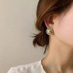 Круглые «стёганые» гвоздики серьги