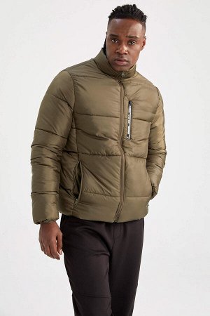 Надувное пальто Defacto Fit Slim Fit с вертикальным воротником и теплоизоляцией Warmtech Puffer