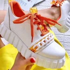 Женские кроссовки, декор в виде цепи, цвет белый/оранжевый
