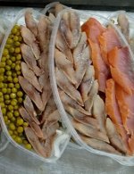 Филе сельди с морковью/луком /горошком