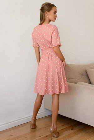 Платье Модель выполнена из хлопка премиум качества. Нежный оттенок розового лепестка и игривый принт в горошек создают лёгкий, чувственный образ. Маленькая рюша на рукаве, поясок, подчёркивающий талию