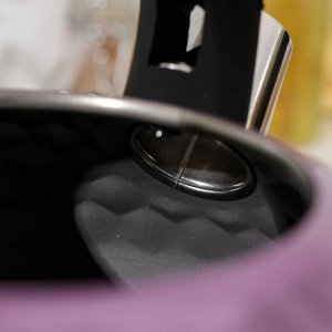 Чайник со свистком Magistro Glow, 3 л, индукция, ручка soft-touch, цвет фиолетовый