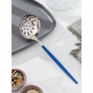 Шумовка Magistro «Грэйс», 24,5 см, цвет ручки голубой, цвет головы серебряный