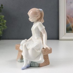 Сувенир керамика "Девочка кормилица" 11х8,5х14,5 см