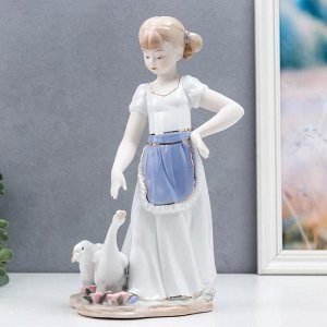 Сувенир керамика "Девочка с гусями" 31х17х15 см