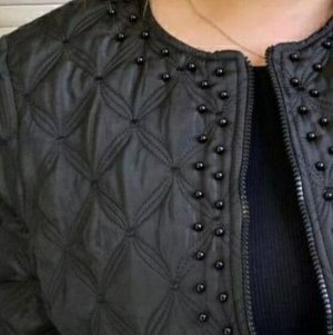 Стеганная куртка с декокором черная