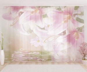 Фототюль Розовые лилии у воды