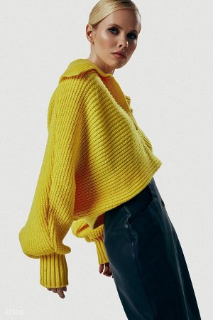 Желтый шерстяной свитер oversize