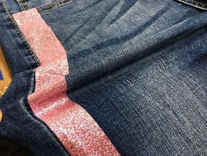 Женские джинсы скинни, цвет синий, розовые блестящие лампасы
