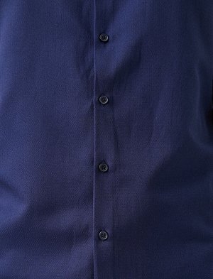 Рубашка Материал: %55  Хлопок, %45  Полиэстер Параметры модели: рост: 188 cm,  объем груди: 98, объем талии: 82, объем бедер: 95 Надет размер: M