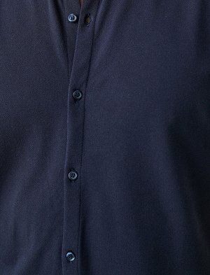 Рубашка Материал: %50  Хлопок, %50  Полиэстер Параметры модели: рост: 188 cm,  объем груди: 98, объем талии: 82, объем бедер: 95 Надет размер: M