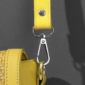 Ручка для сумки из экокожи, с карабинами, 125 ? 1,8 см, цвет жёлтый