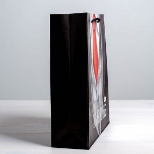 Пакет ламинированный вертикальный «Лучшему мужчине», ML 23 × 27 × 8 см