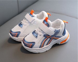 Кроссовки детские с тканевыми вставками на липучке, цвет белый с оранжевыми и синими вставками