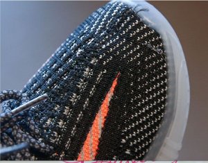 Детские  кроссовки из плотной ткани  на шнуровке, цвет черный с оранжевой полоской