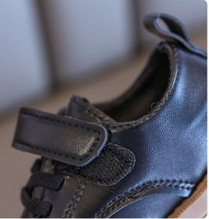Детские ботинки для мальчика на липучке, цвет черный