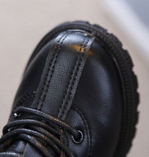 Детские ботинки, на замочке со шнурками, цвет черный