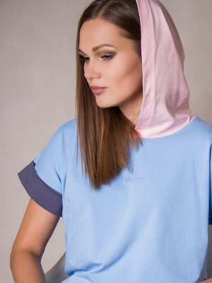 Костюм женский: футболка с капюшоном, принт LARETTO + шорты, голубой