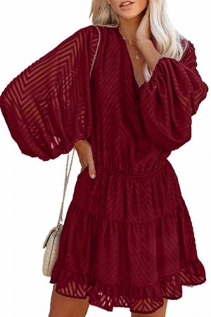 Бордовое полосатое платье беби-долл с V-образным вырезом и пышными рукавами