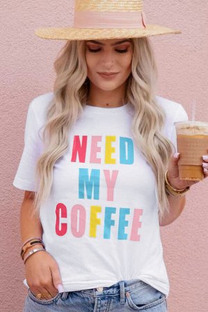 Белая футболка с разноцветной надписью: NEED MY COFFEE