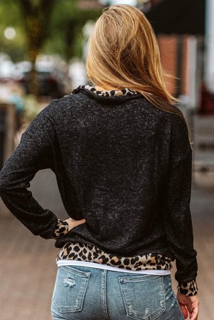 Черный пуловер с воротником на молнии и леопардовыми вставками