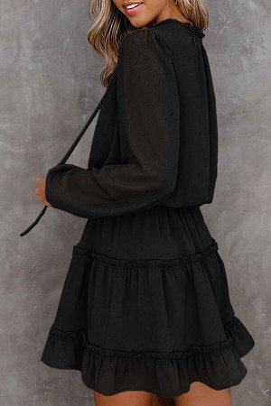 Черное свободное мини-платье с V-образным вырезом и оборками