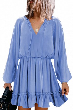 Голубое платье-туника с пышными рукавами и V-образным вырезом со шнуровкой