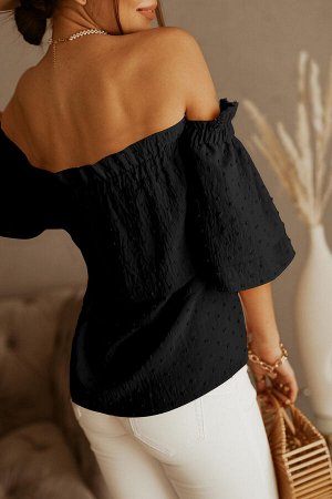 Черная блуза в горошек с открытыми плечами и оборками