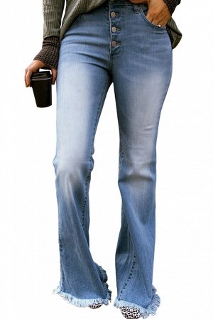 Голубые расклешенные джинсы с завышенной талией и необработанными краями